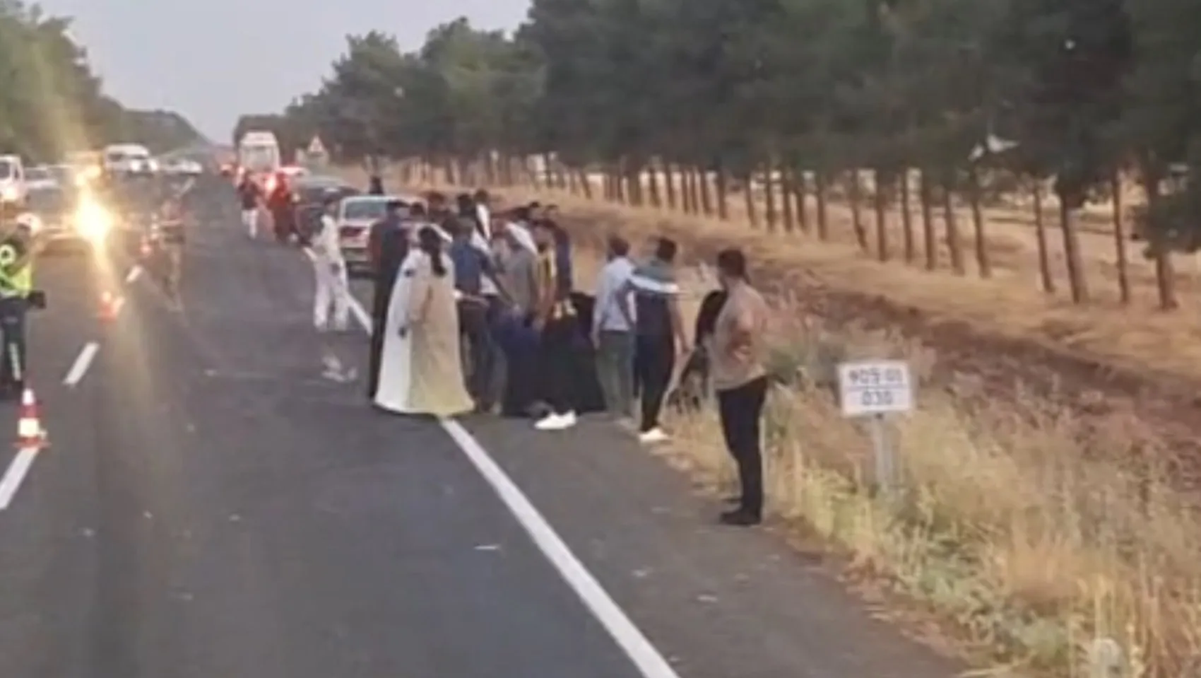 Ceylanpınar yolunda otomobil şarampole uçtu 1 kişi yaşamını yitirdi