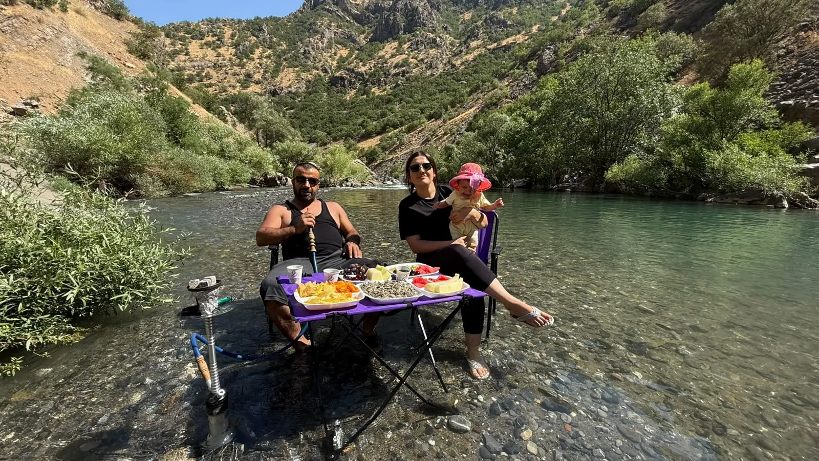 Hakkari Şine Deresi sıcaklarda serinlemek isteyenlerin uğrak noktası oldu
