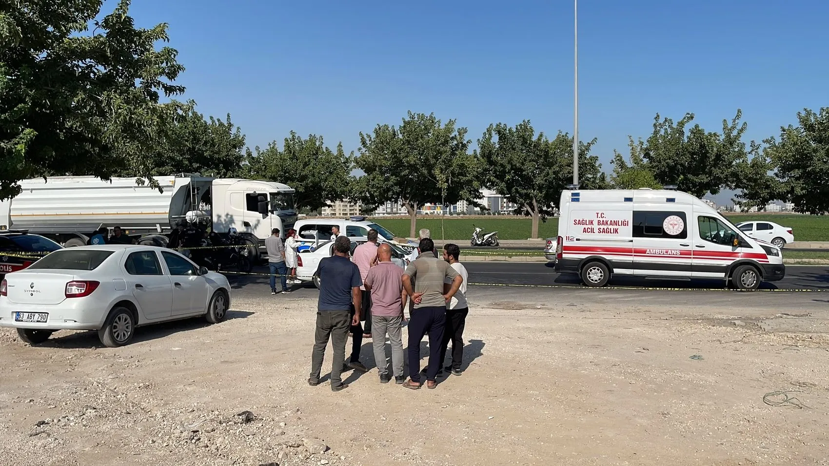 Şanlıurfa'da trafik ışıklarında otomobile silahlı saldırı düzenlendi