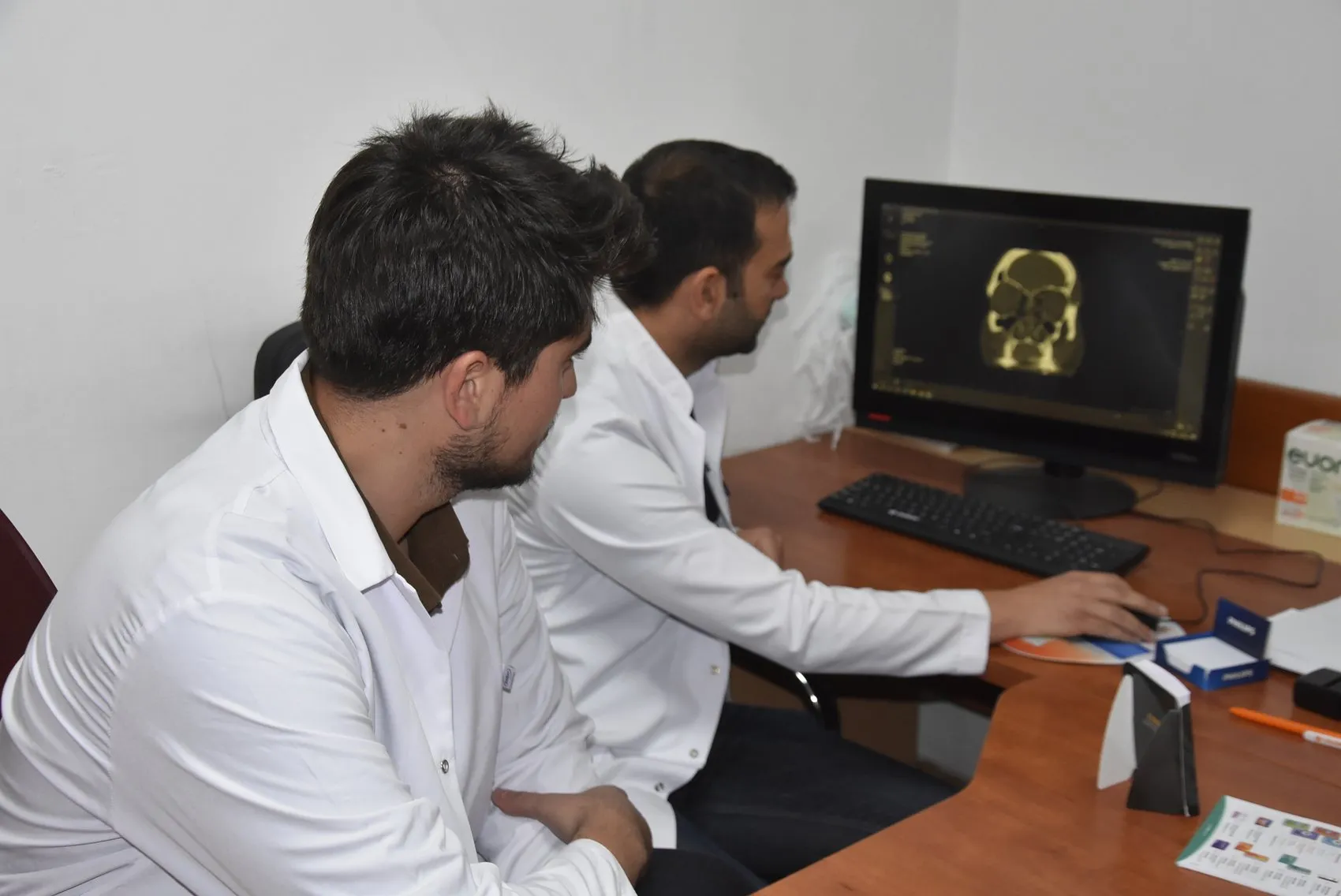 Bitlis Devlet Hastanesinde gözyaşı kanalı tıkanıklığına izsiz çözüm