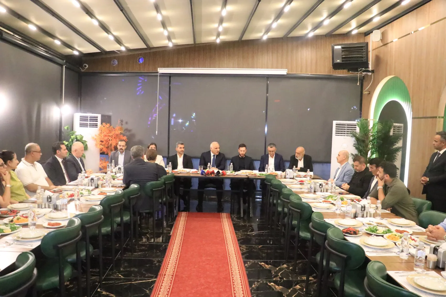 Amedspor ve Erzurumspor yöneticileri maç öncesi dostluk mesajı verdi