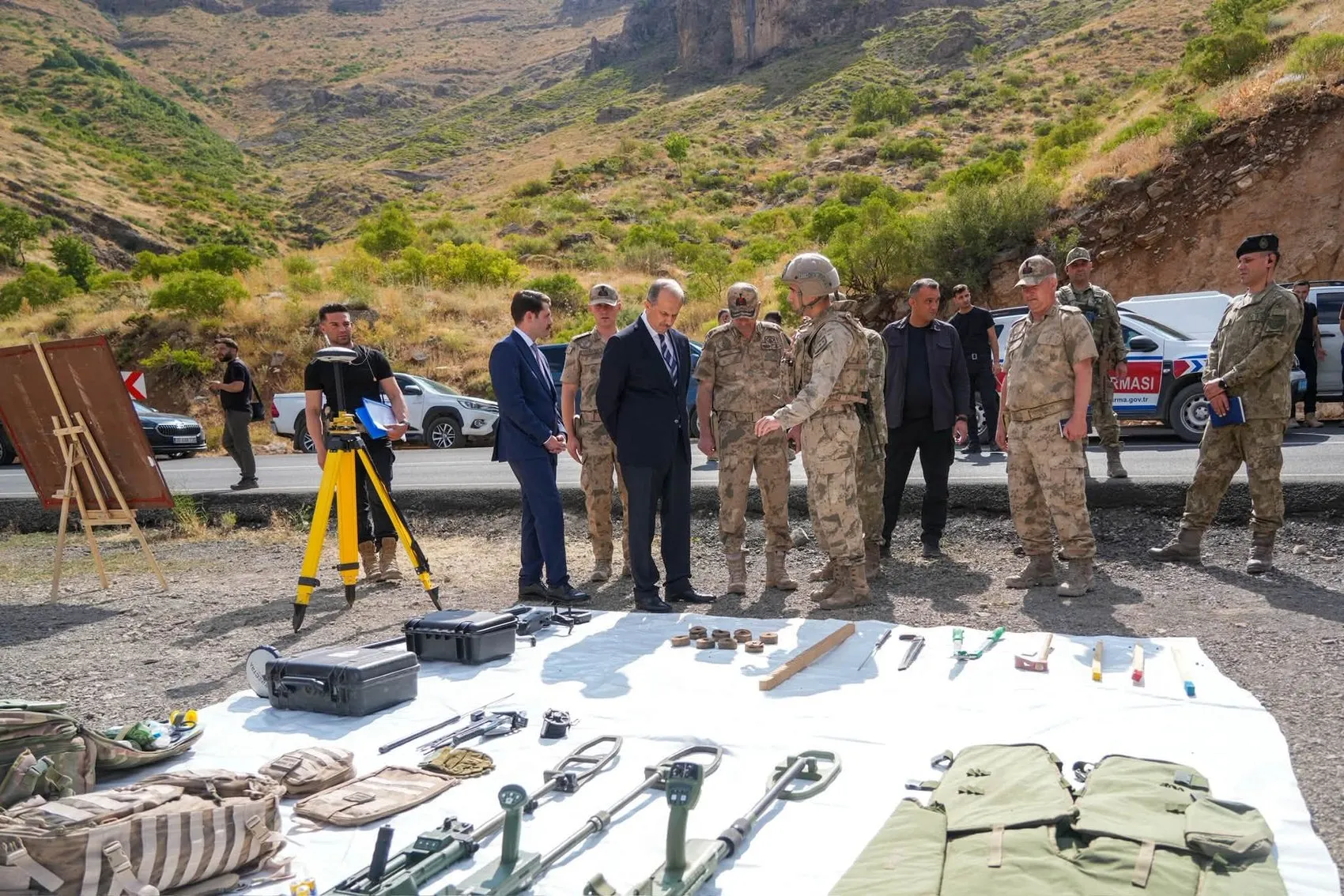 Hakkari Çukurca arazilerindeki 46 bin mayın temizlenerek tarıma açılıyor