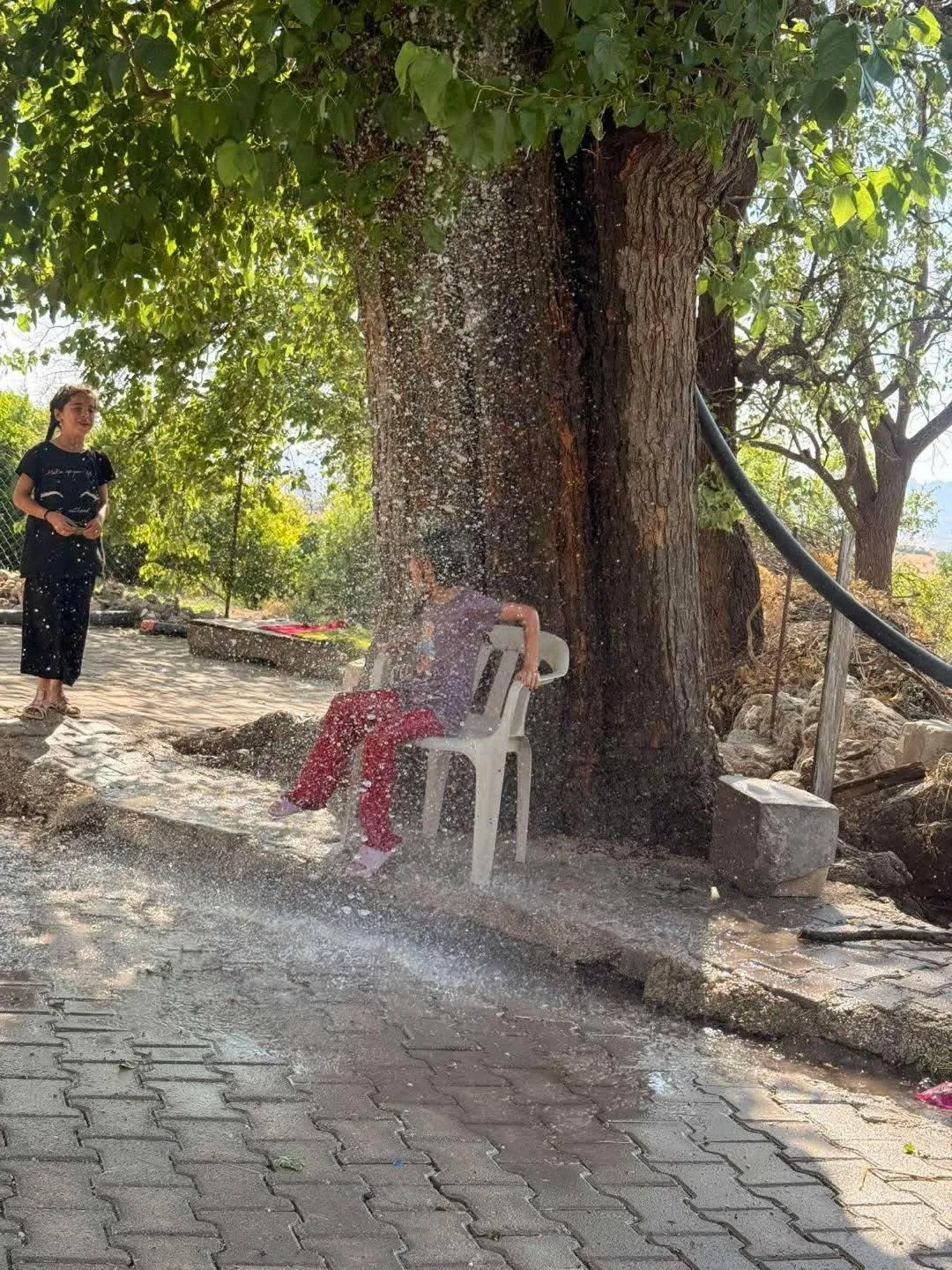 Diyarbakırda kavurucu sıcaklar yaşamı durdurma noktasına getirdi