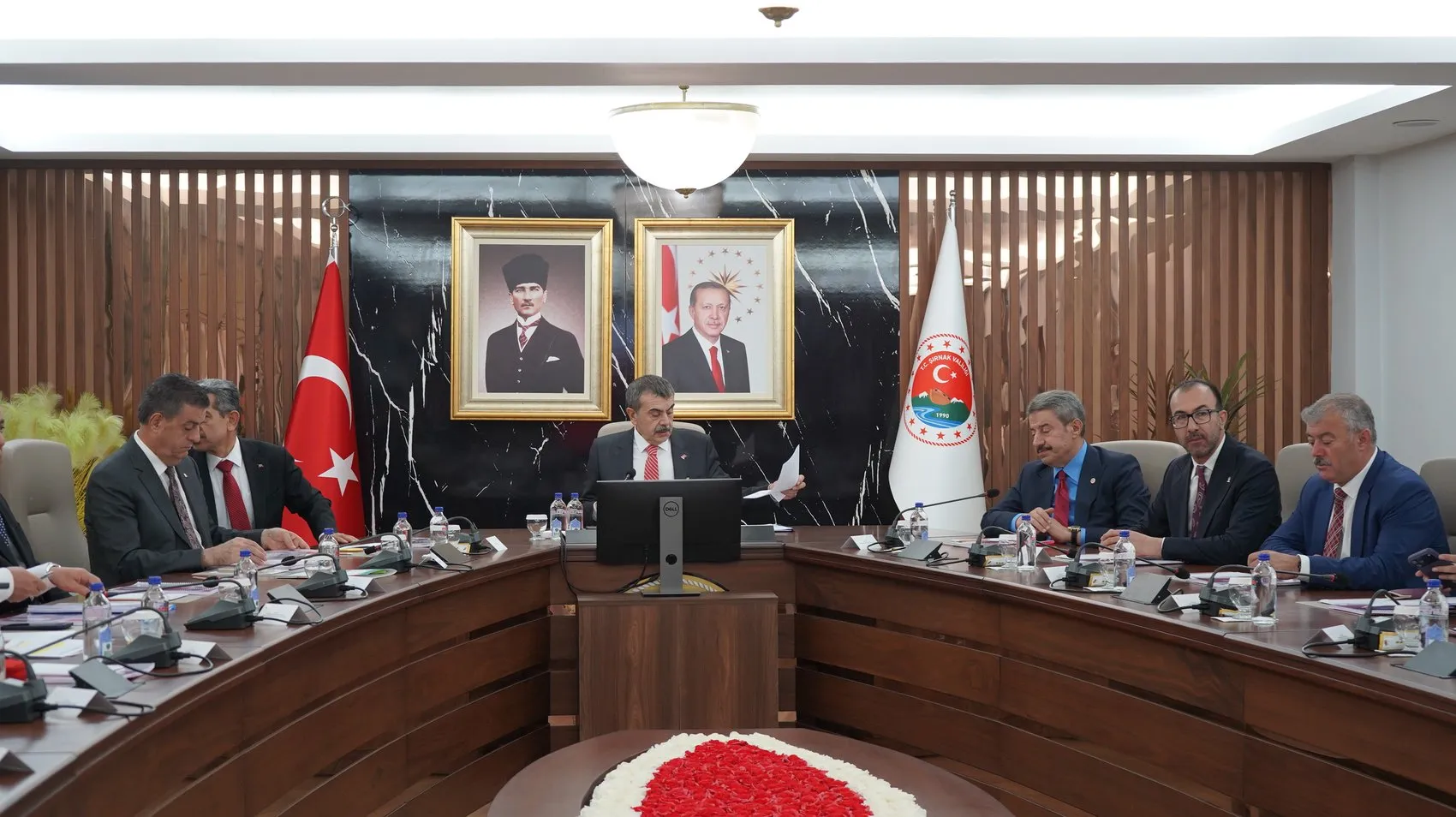 Bakan Tekin Şırnakta yeni yasal düzenlemeye sahip çıkma çağrısı yaptı