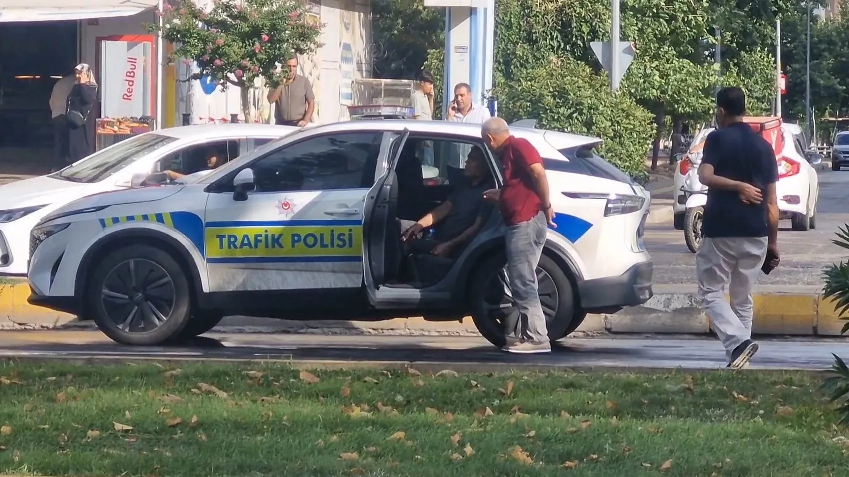 Diyarbakır'da karşıdan karşıya geçerken otomobilin çarptığı kişi can verdi