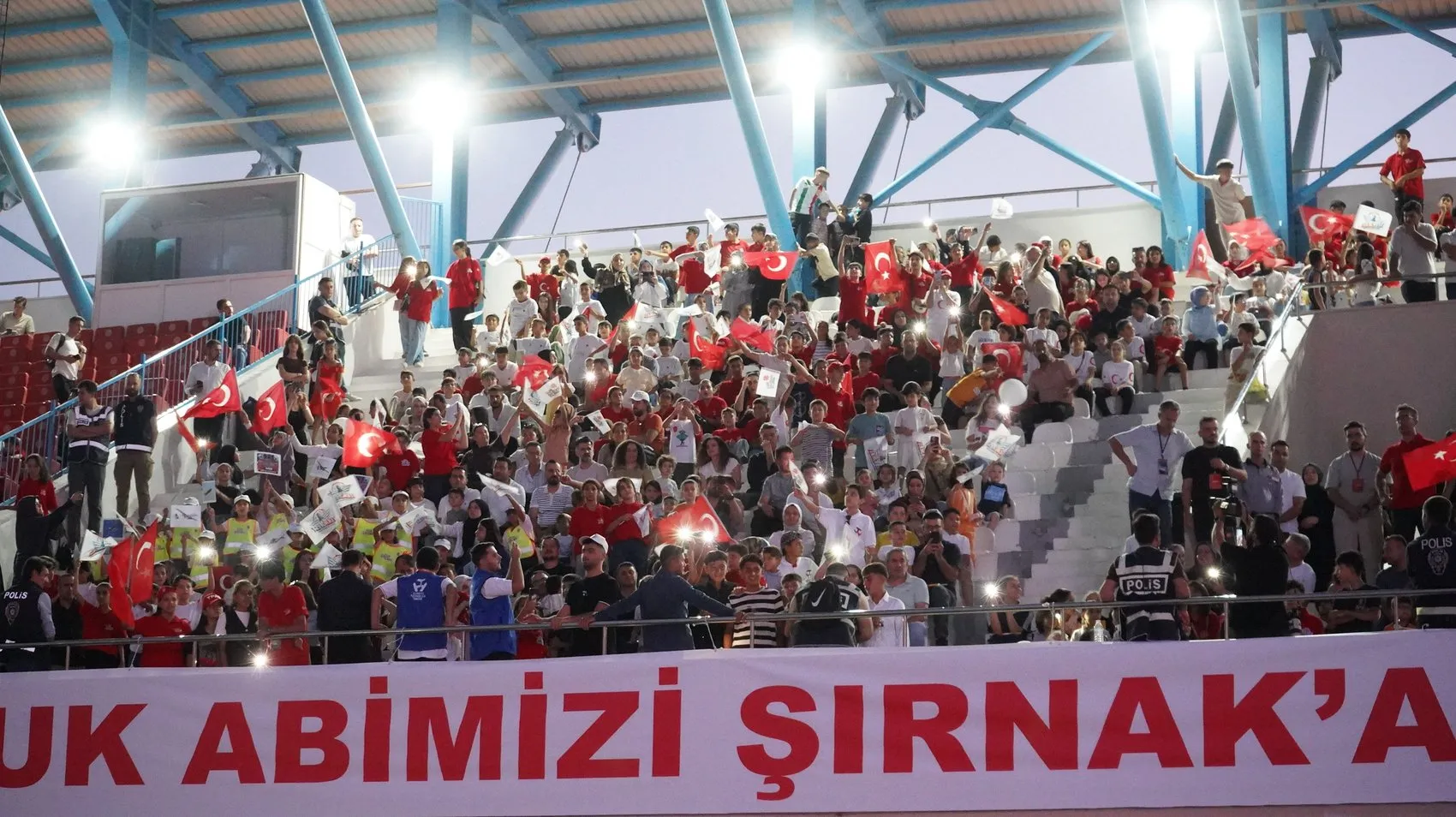 Şırnak semalarında nefes kesen drone yarışı heyecanı başladı