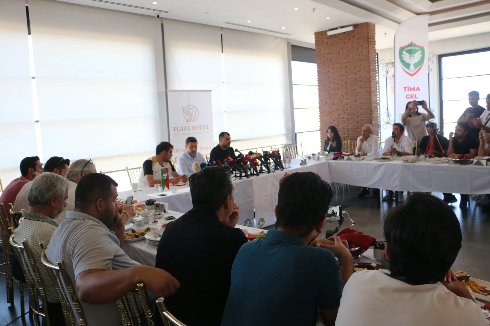 Amedspor Teknik Direktörü Besnik Hasi Transfer Planlarını Açıkladı