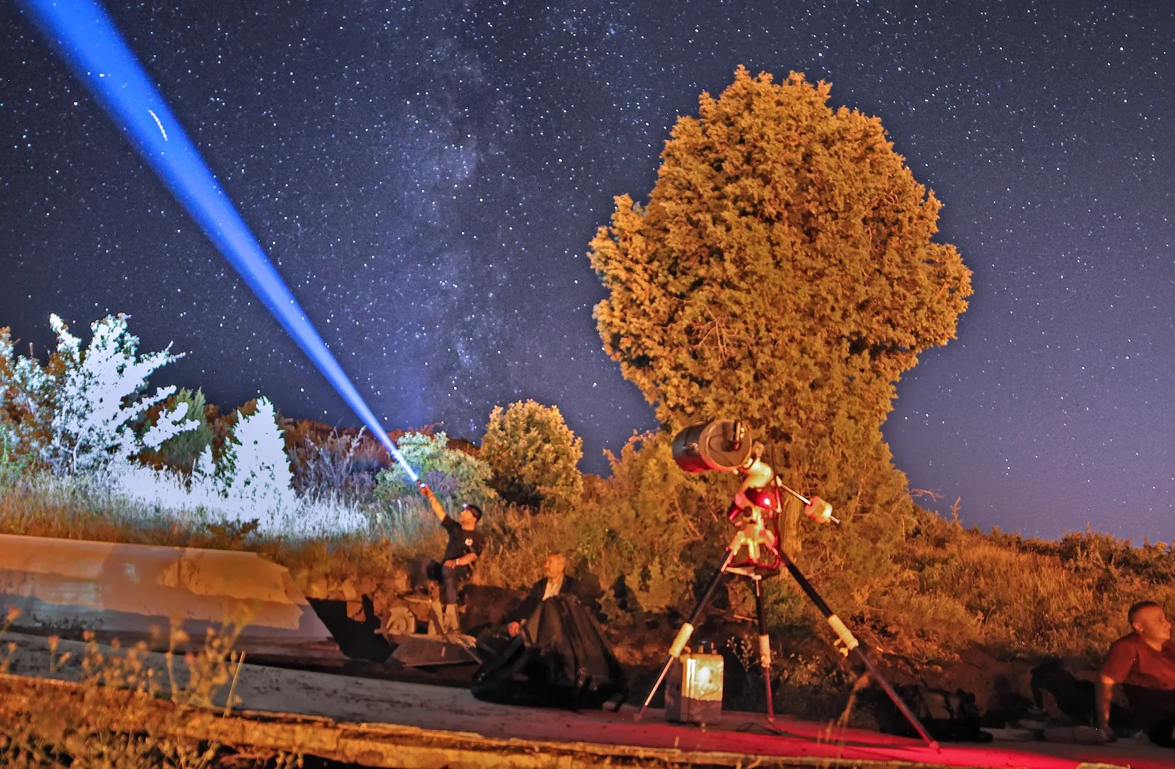 Bitlisin karanlık gökyüzünde Perseid meteor şöleni yaşandı
