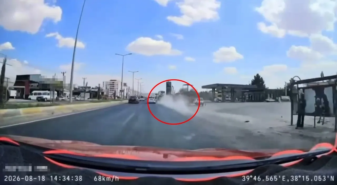 Diyarbakır trafiğinde iki çocuğun yürekleri ağza getiren araç üstü yolculuğu
