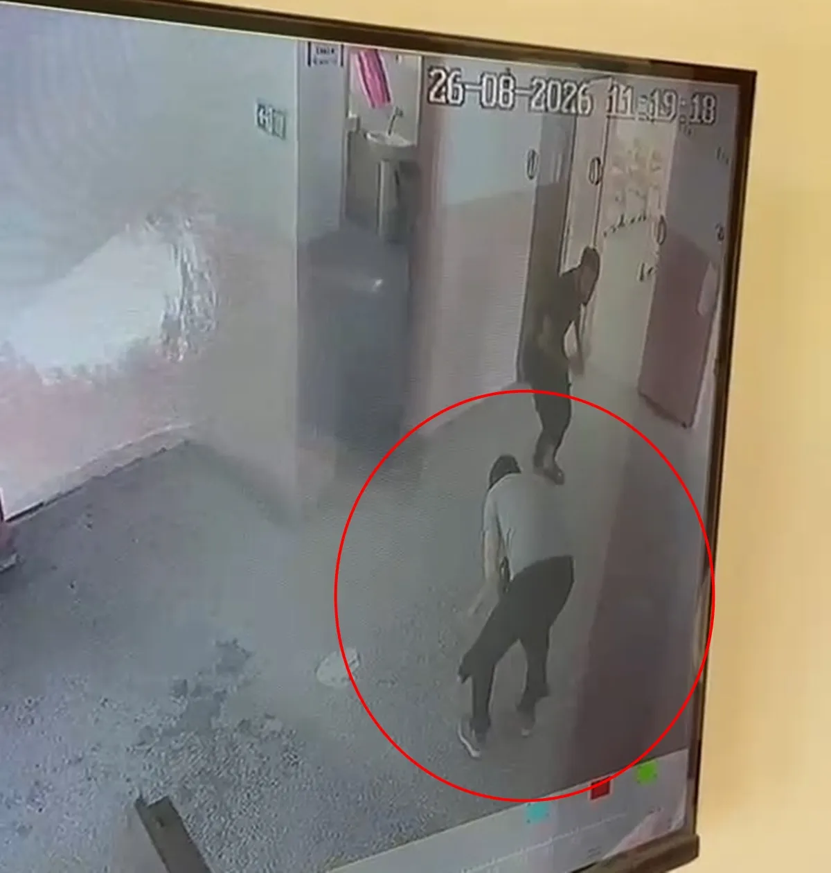 Okul müdürünün Heimlich manevrası 5 yaşındaki çocuğu hayata bağladı