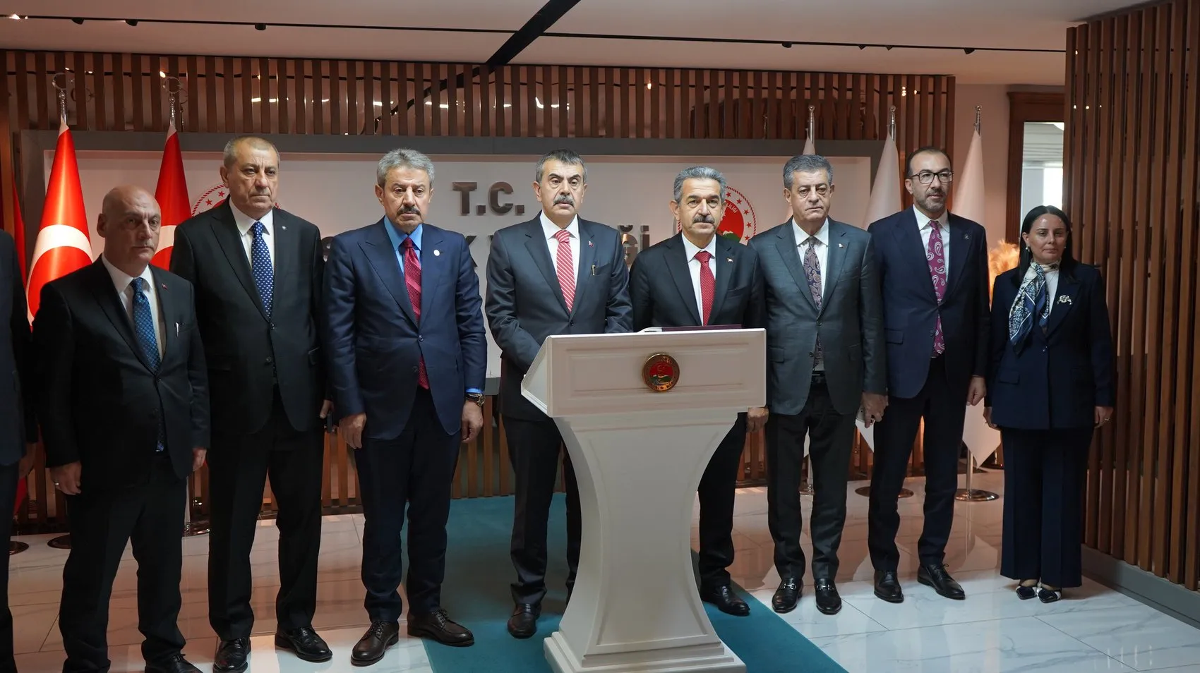 Bakan Tekin Şırnakta yeni yasal düzenlemeye sahip çıkma çağrısı yaptı