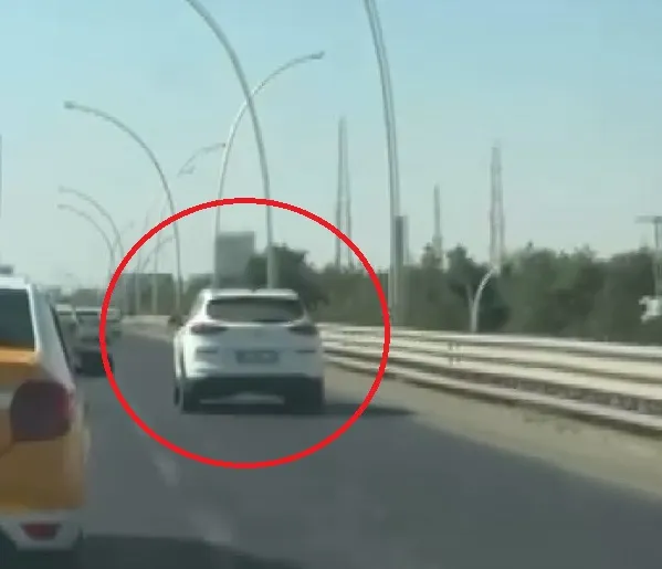 Diyarbakır trafiğinde tehlikeli sürüş kameraya yansıdı