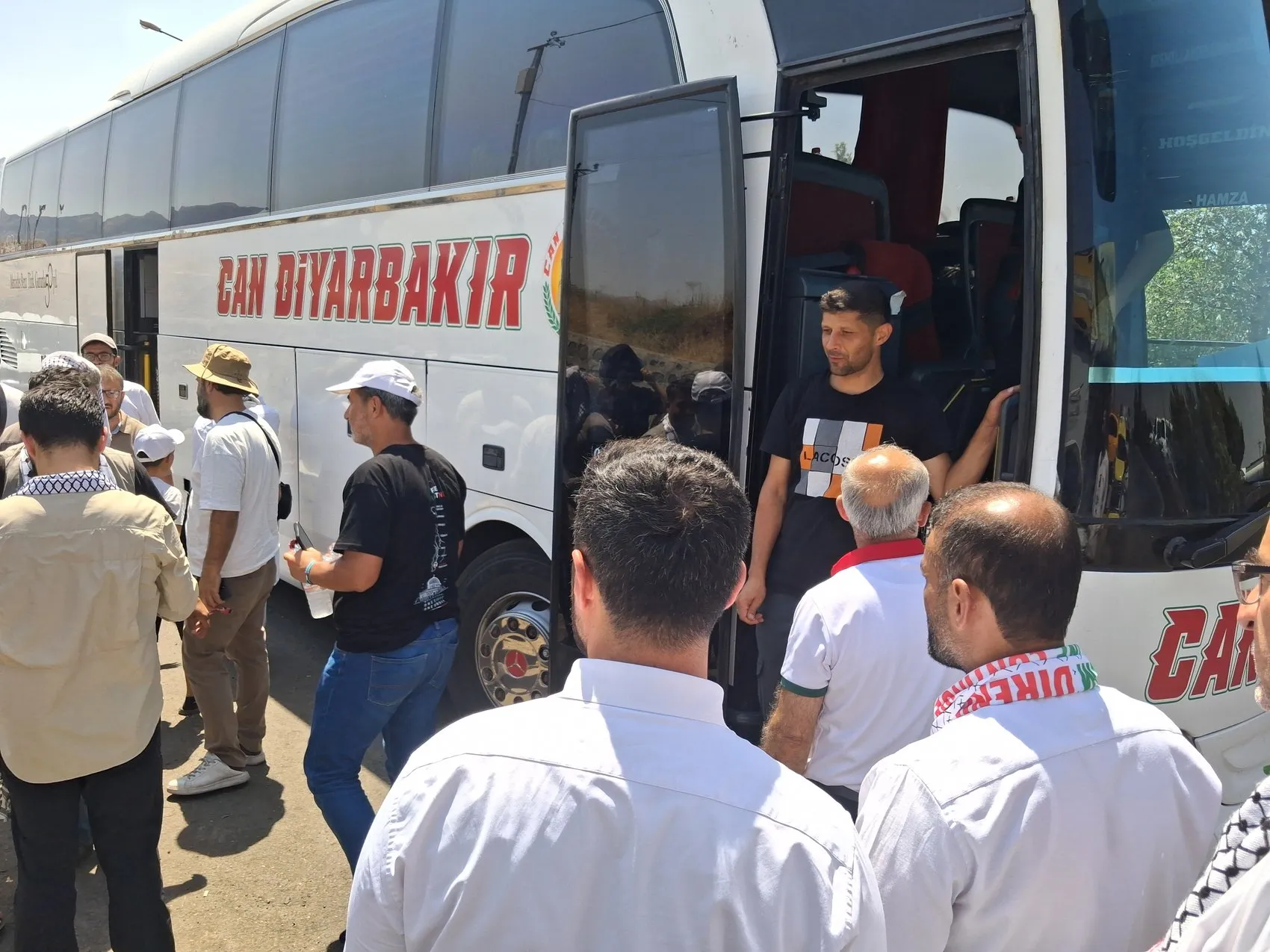Filistin'e gitmek için yola çıkan aktivist konvoyu Türkiye sınırına geri döndü