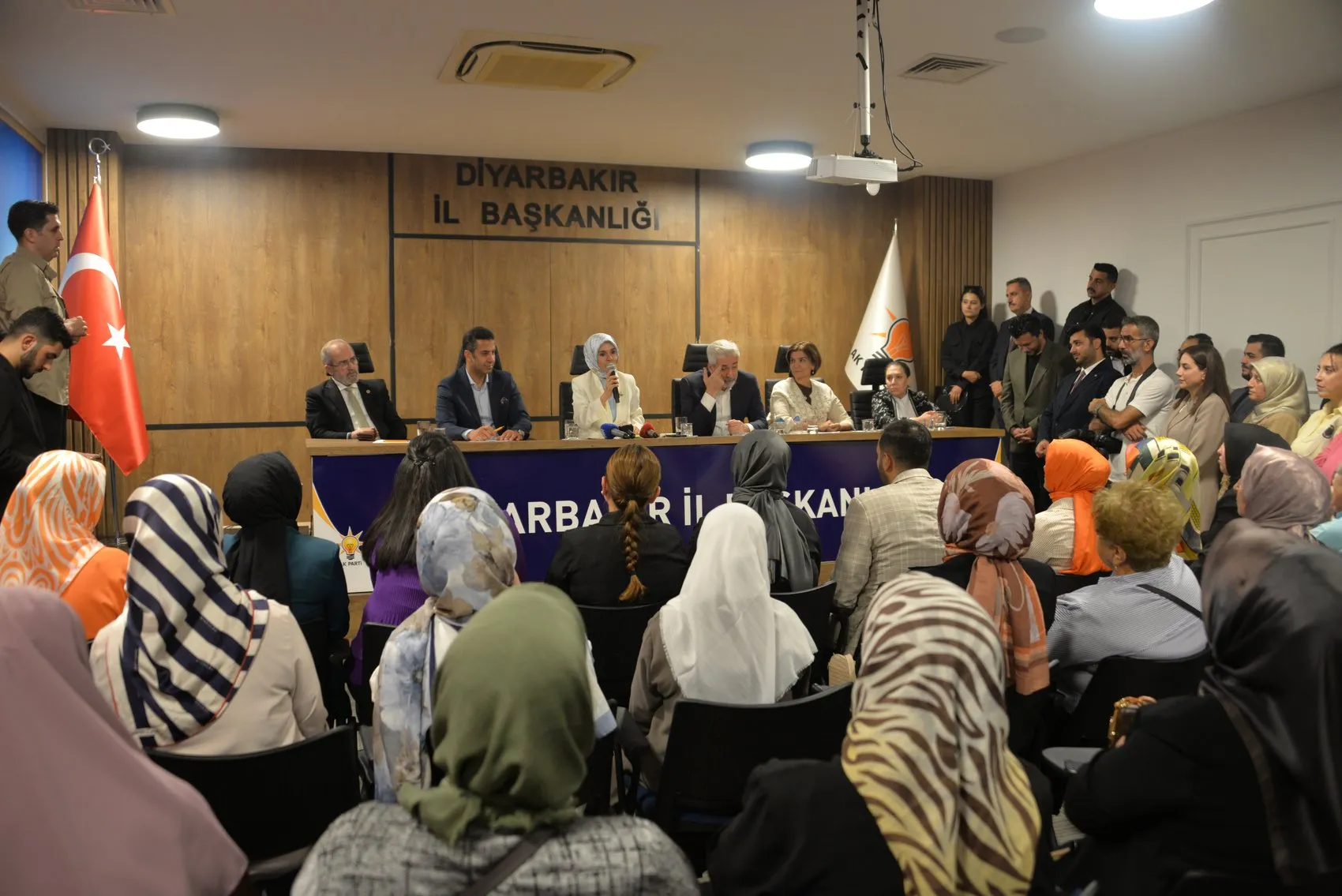 Aile ve Sosyal Hizmetler Bakanı Göktaş Diyarbakırda Temaslarda Bulundu