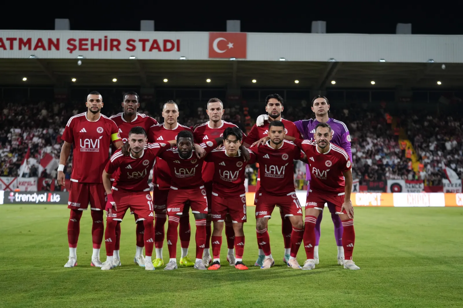 Batman Petrolspor son dakikalarda bulduğu gollerle Sivasspor'u devirdi