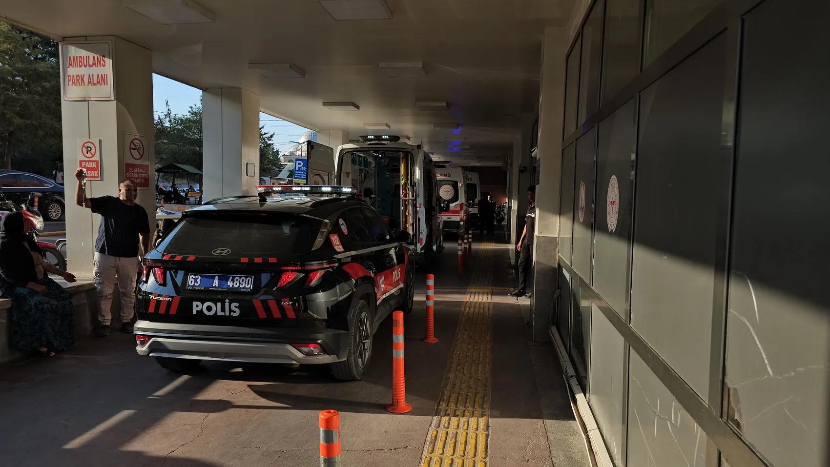 Viranşehir Hastanesi önünde istismar şüphelisine silahlı saldırı düzenlendi