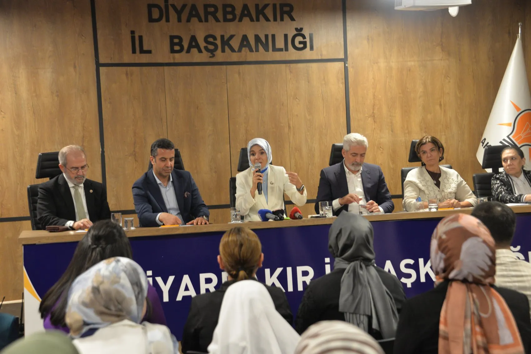 Aile ve Sosyal Hizmetler Bakanı Göktaş Diyarbakırda Temaslarda Bulundu