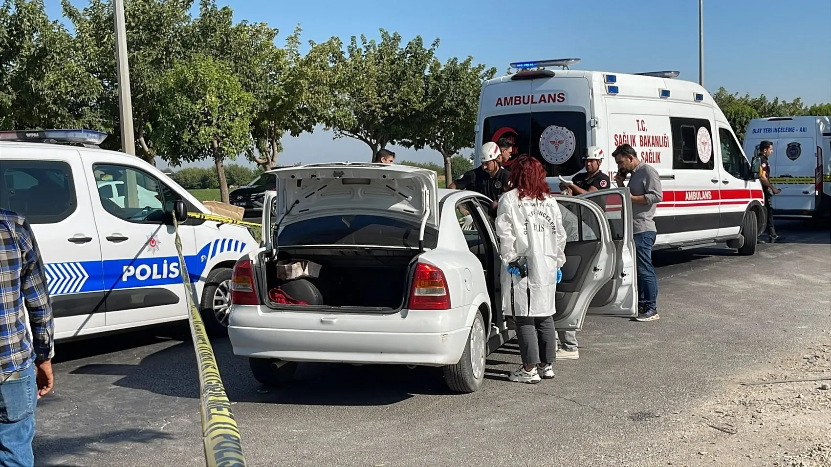 Şanlıurfa'da trafik ışıklarında otomobile silahlı saldırı düzenlendi