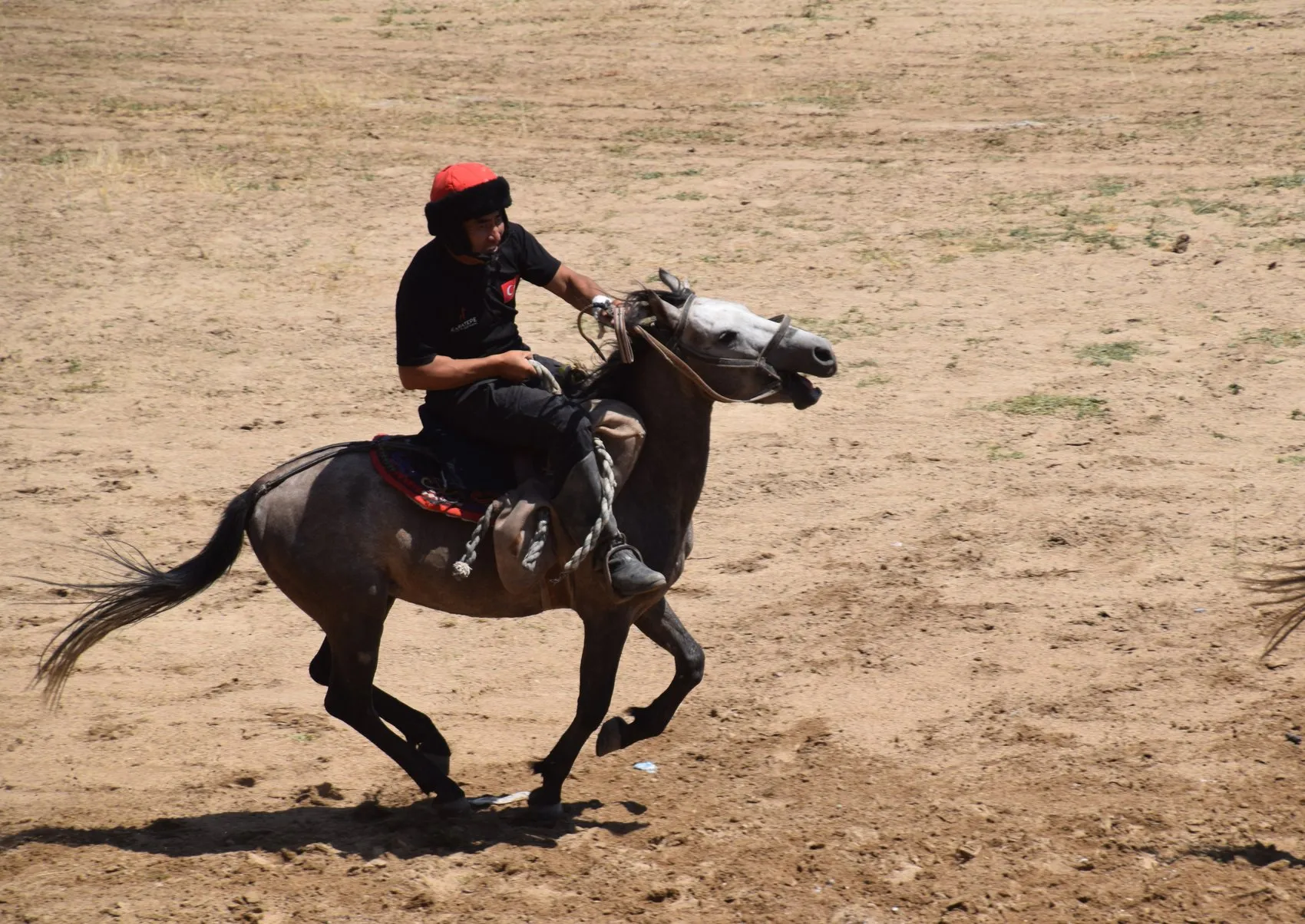 Van Ulupamir köyünde atlı spor heyecanı yaşandı