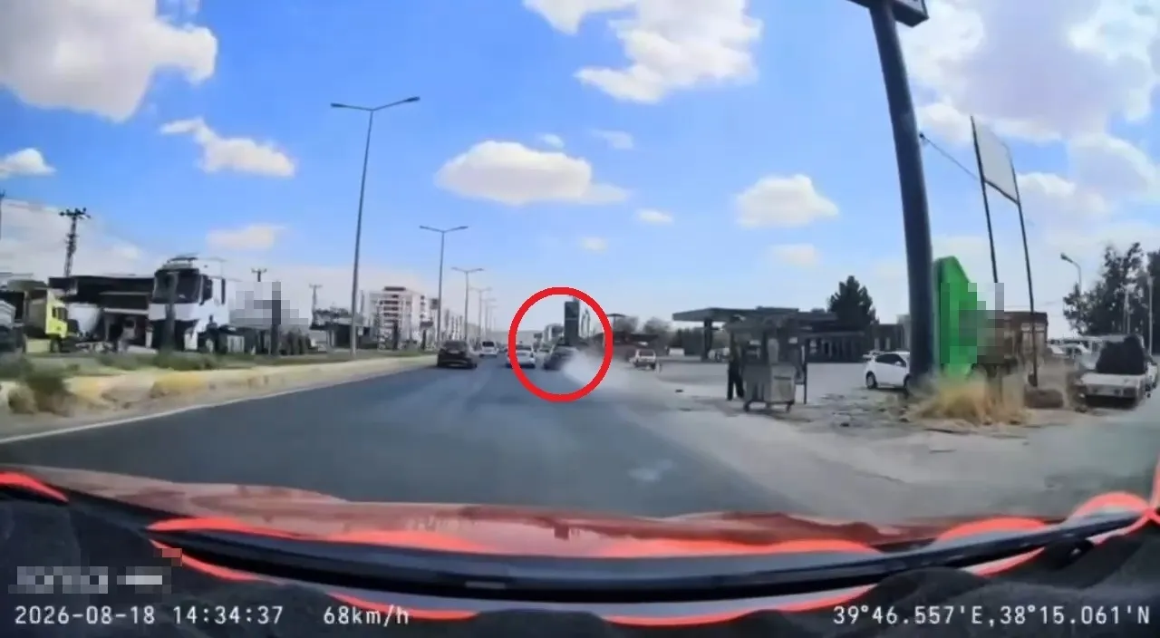 Diyarbakır trafiğinde iki çocuğun yürekleri ağza getiren araç üstü yolculuğu