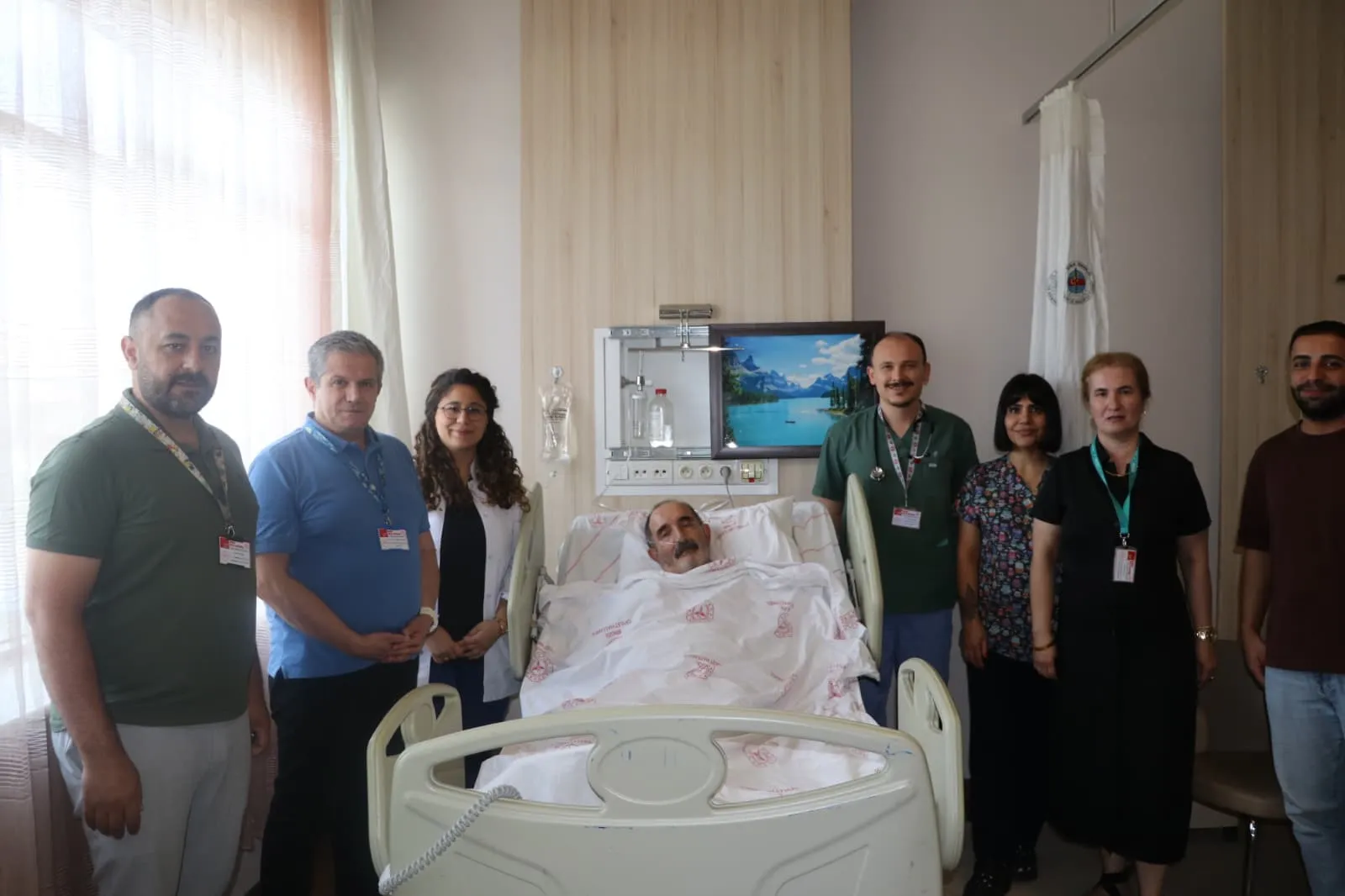 Bingöl Devlet Hastanesinde duran kalp uzun süren müdahaleyle tekrar hayata döndü