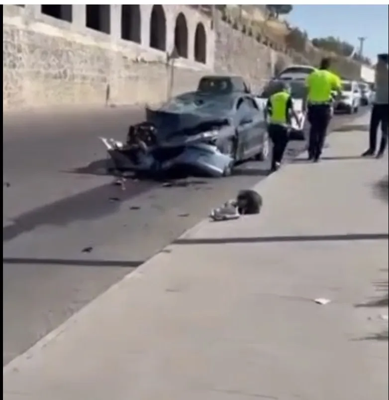 Çınar ilçesinde otomobil ile motosikletin çarpıştığı kazada bir kişi yaşamını yitirdi