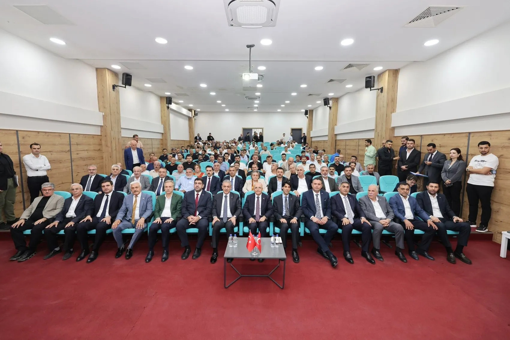 Bakan Şimşek Mardin iş dünyasıyla bir araya geldi