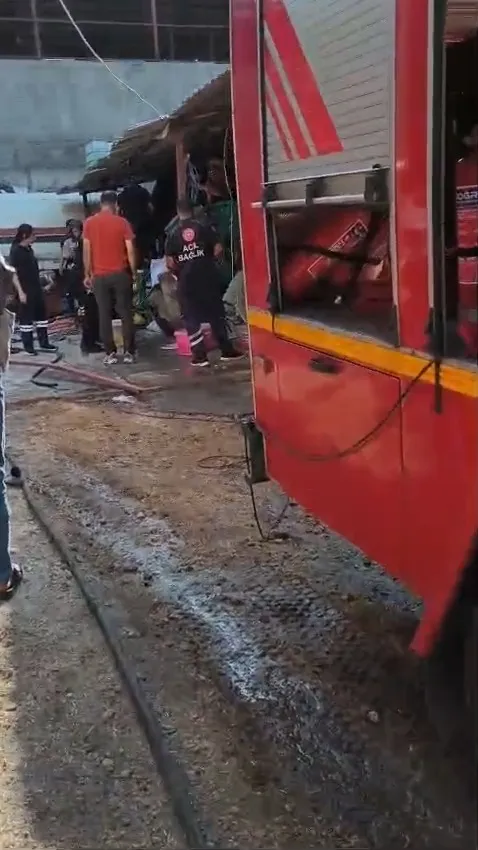 Diyarbakırda fabrikada çalışan işçi makineye sıkışarak ağır yaralandı