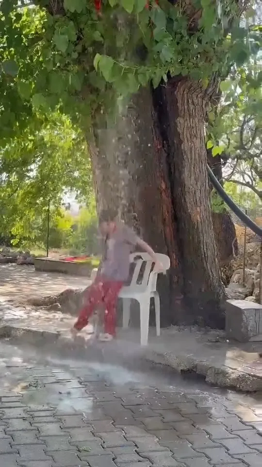 Diyarbakırda kavurucu sıcaklar yaşamı durdurma noktasına getirdi