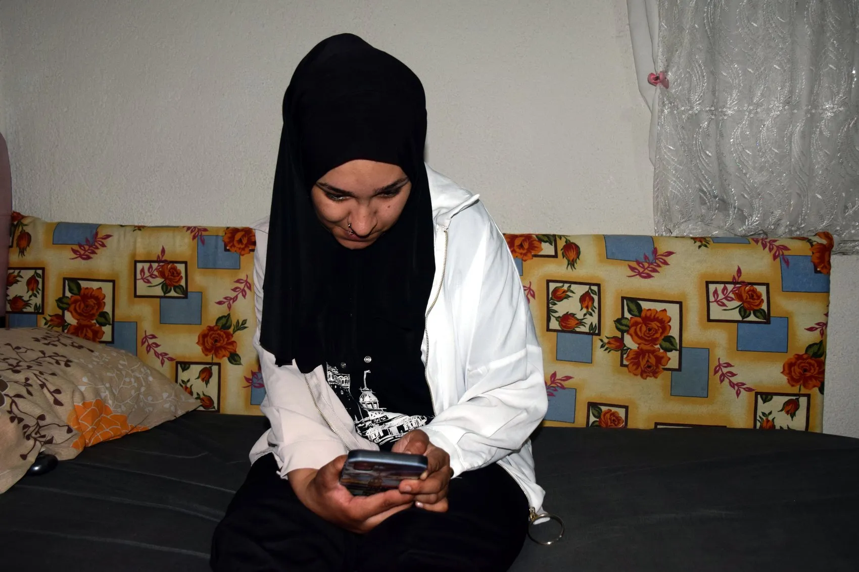 Ercişli Esma tedavi sonrası yıllar sonra ilk kez ayağa kalktı