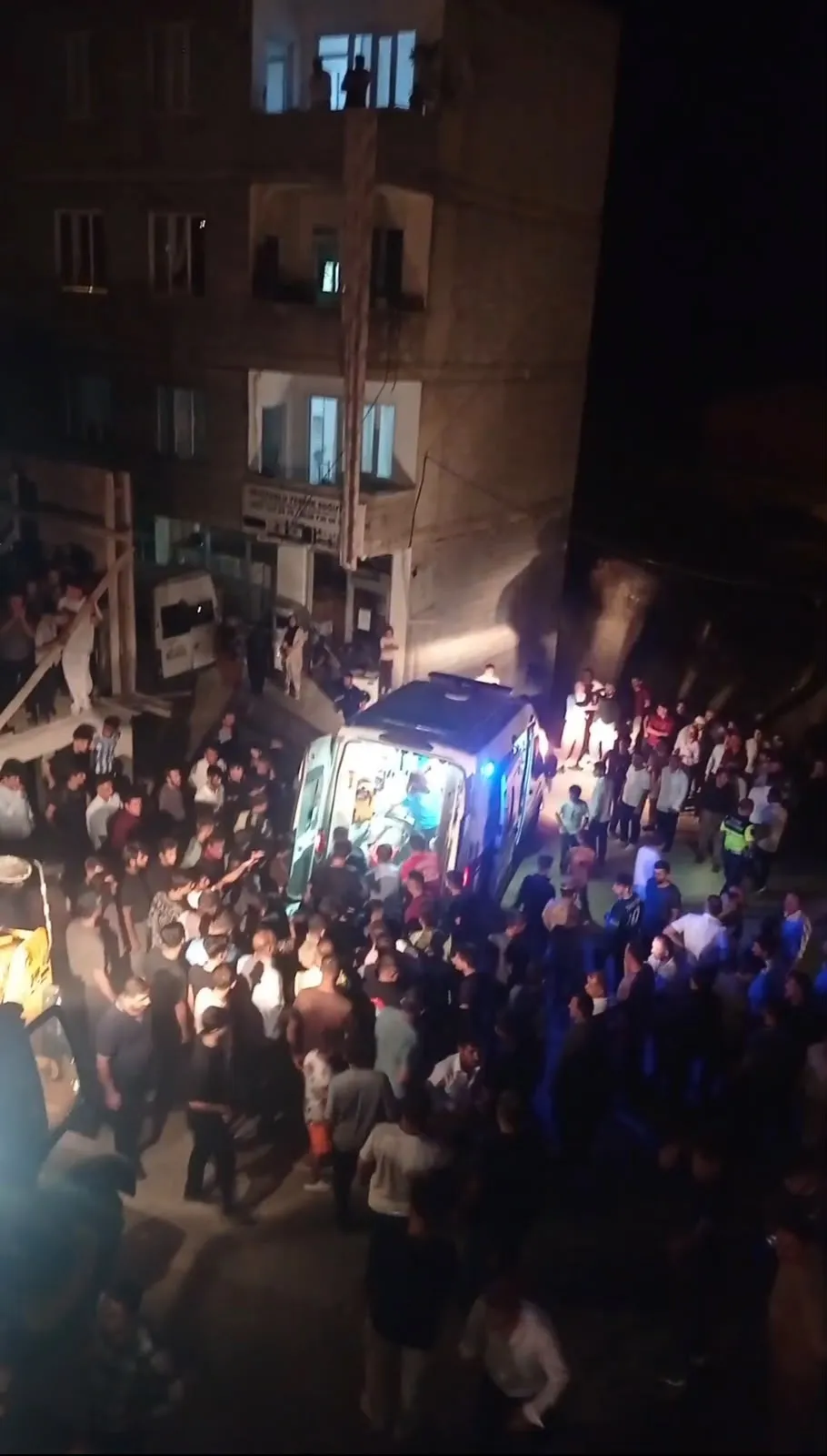 Hakkari Derecik'te evine girmeye çalışan uzman çavuş feci şekilde can verdi