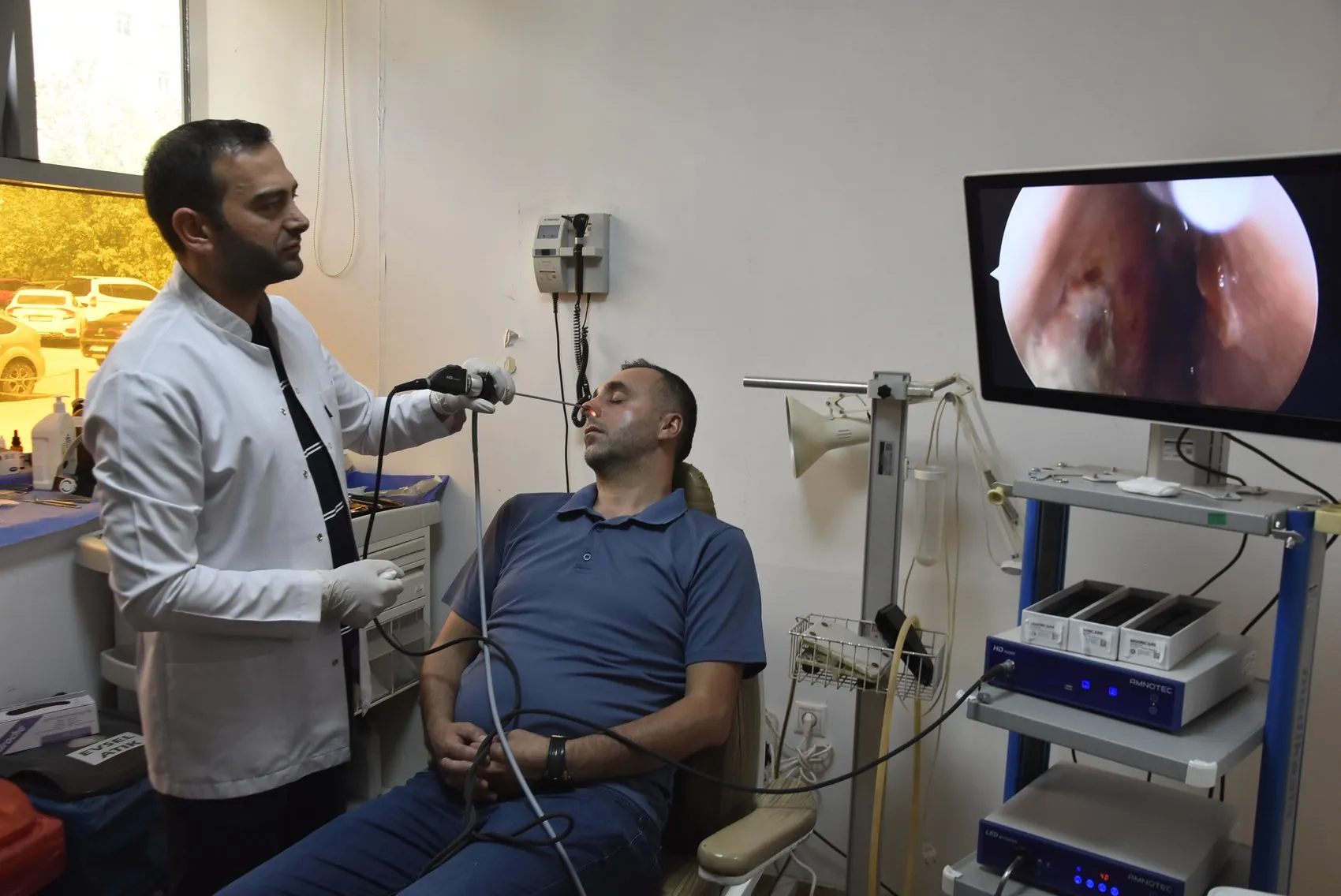 Bitlis Devlet Hastanesinde gözyaşı kanalı tıkanıklığına izsiz çözüm
