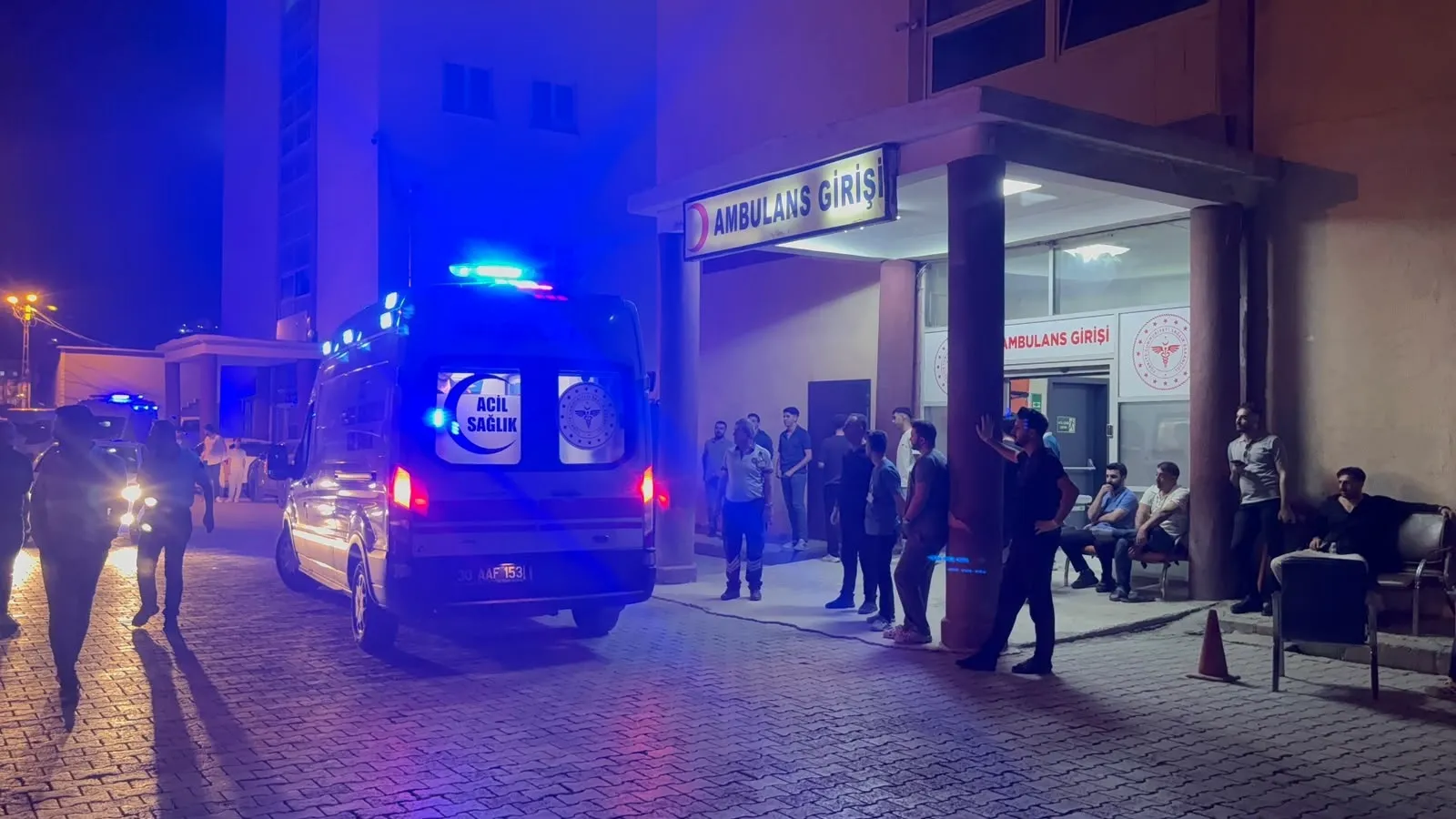 Hakkari'de düğün hazırlıkları sırasında iki aile arasında şiddetli kavga çıktı