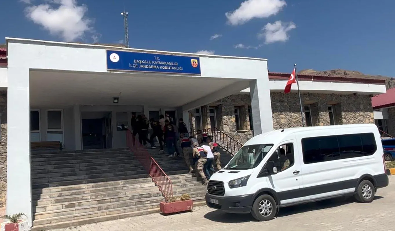 Van'da intihar denilen 14 yaşındaki Damlanur'un cinayete kurban gittiği anlaşıldı