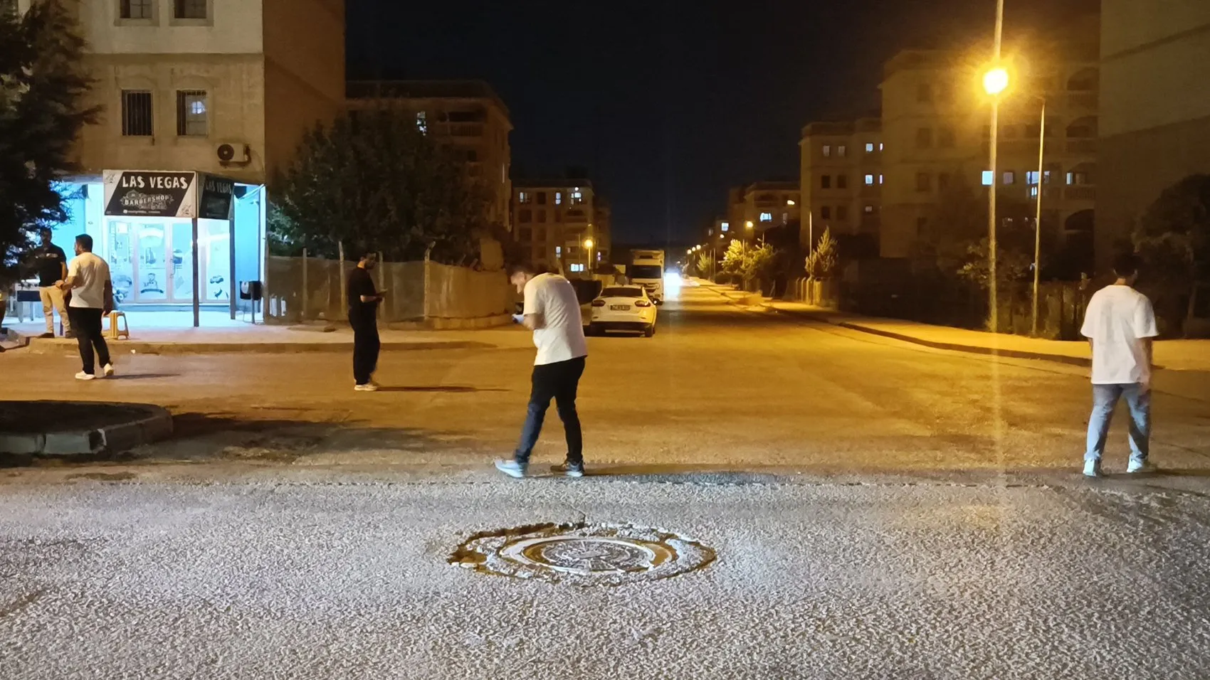 Maskeli iki şüpheli Nusaybin'de iş yerine ateş açtı