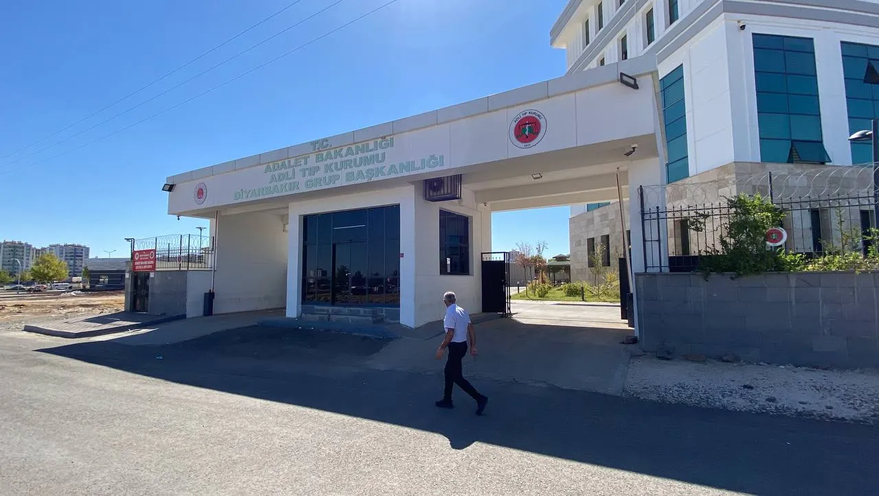 Diyarbakırda fabrikada çalışan 35 yaşındaki işçi makine kazası sonucu hayatını kaybetti