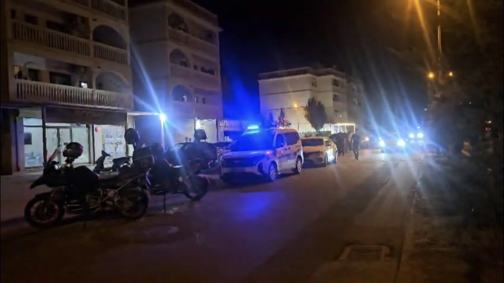 Maskeli iki şüpheli Nusaybin'de iş yerine ateş açtı