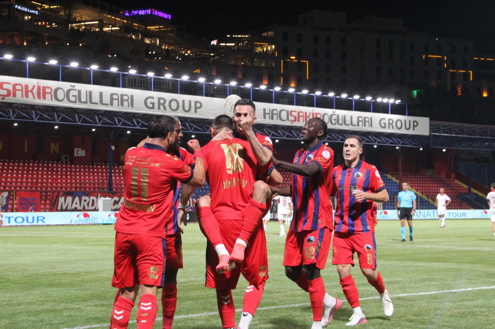 Mardin 1969 Spor evinde Antalyasporu iki golle mağlup etti