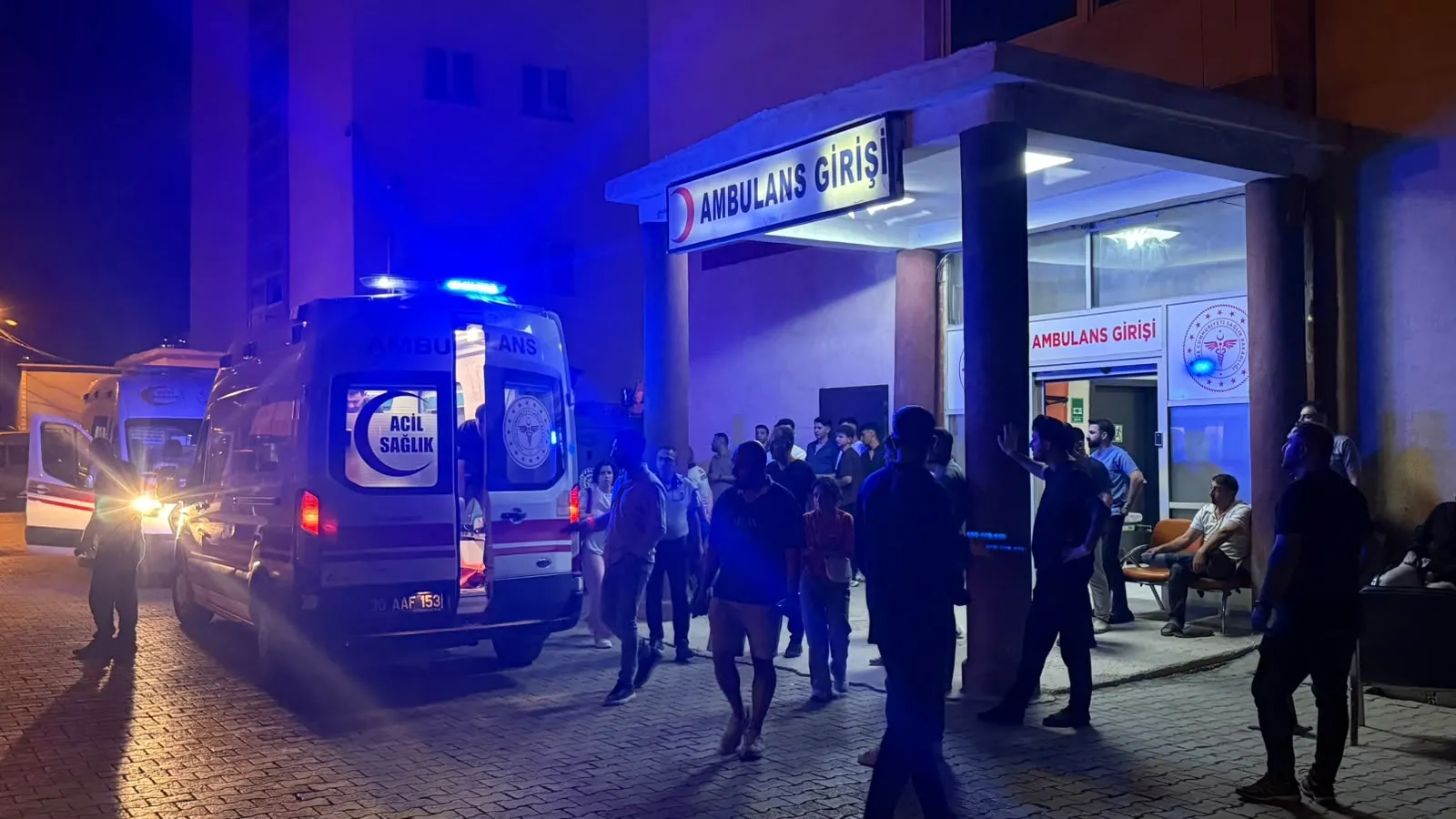 Hakkari'de düğün hazırlıkları sırasında iki aile arasında şiddetli kavga çıktı