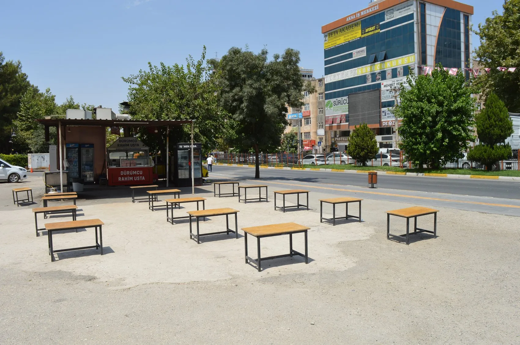 Mardin kavurucu sıcaklarla boşaldı