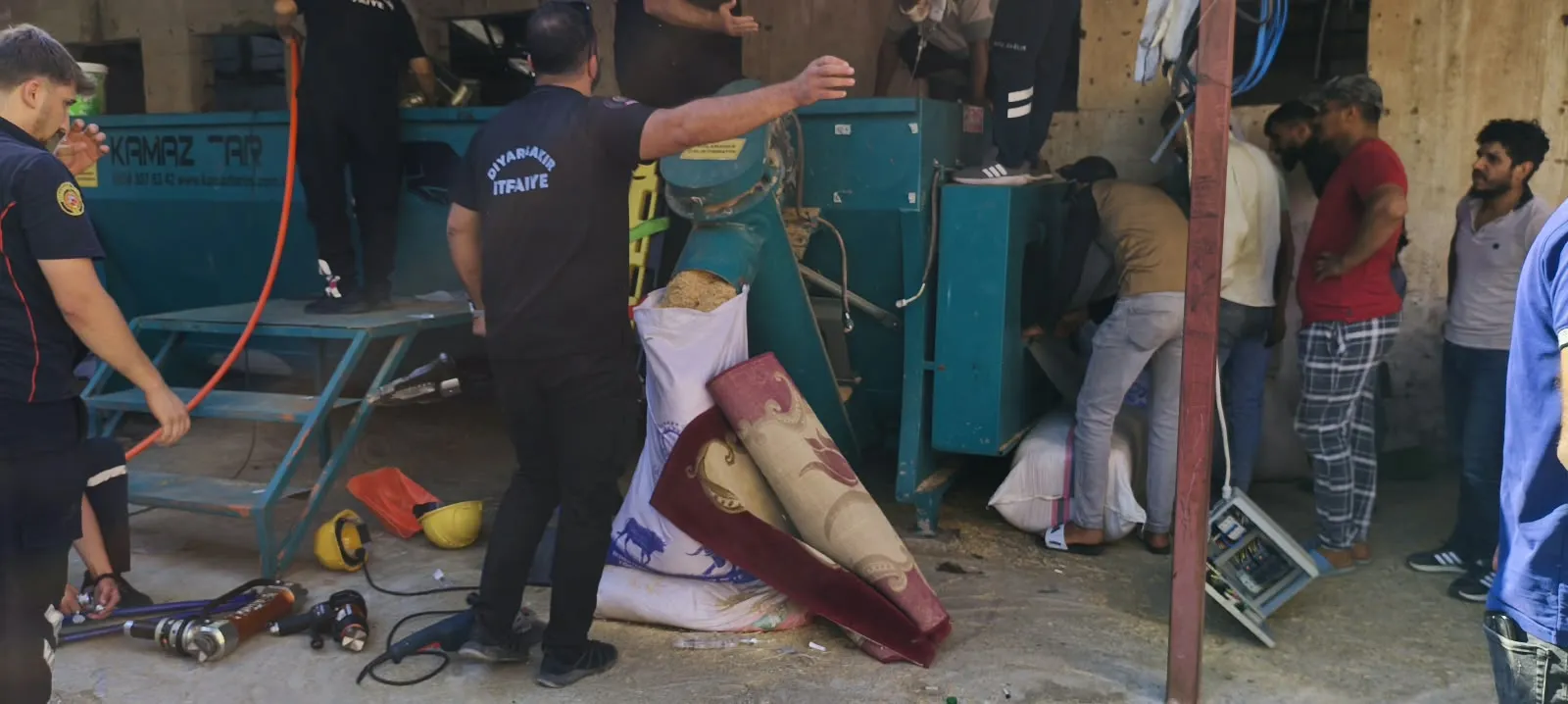 Diyarbakırda fabrikada çalışan 35 yaşındaki işçi makine kazası sonucu hayatını kaybetti