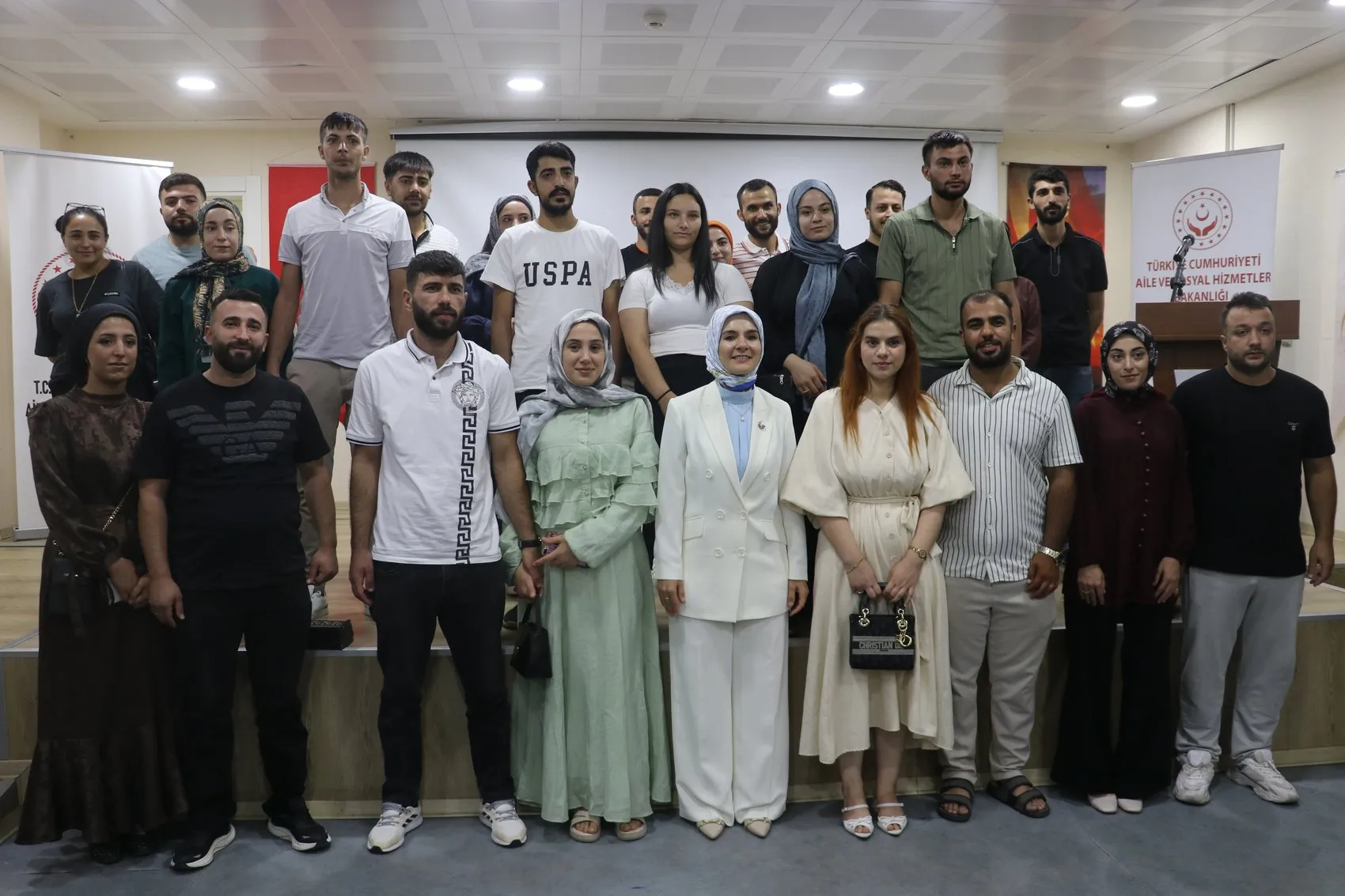 Gençlere evlilik kredisi ve konut desteği müjdesi Diyarbakır'dan geldi