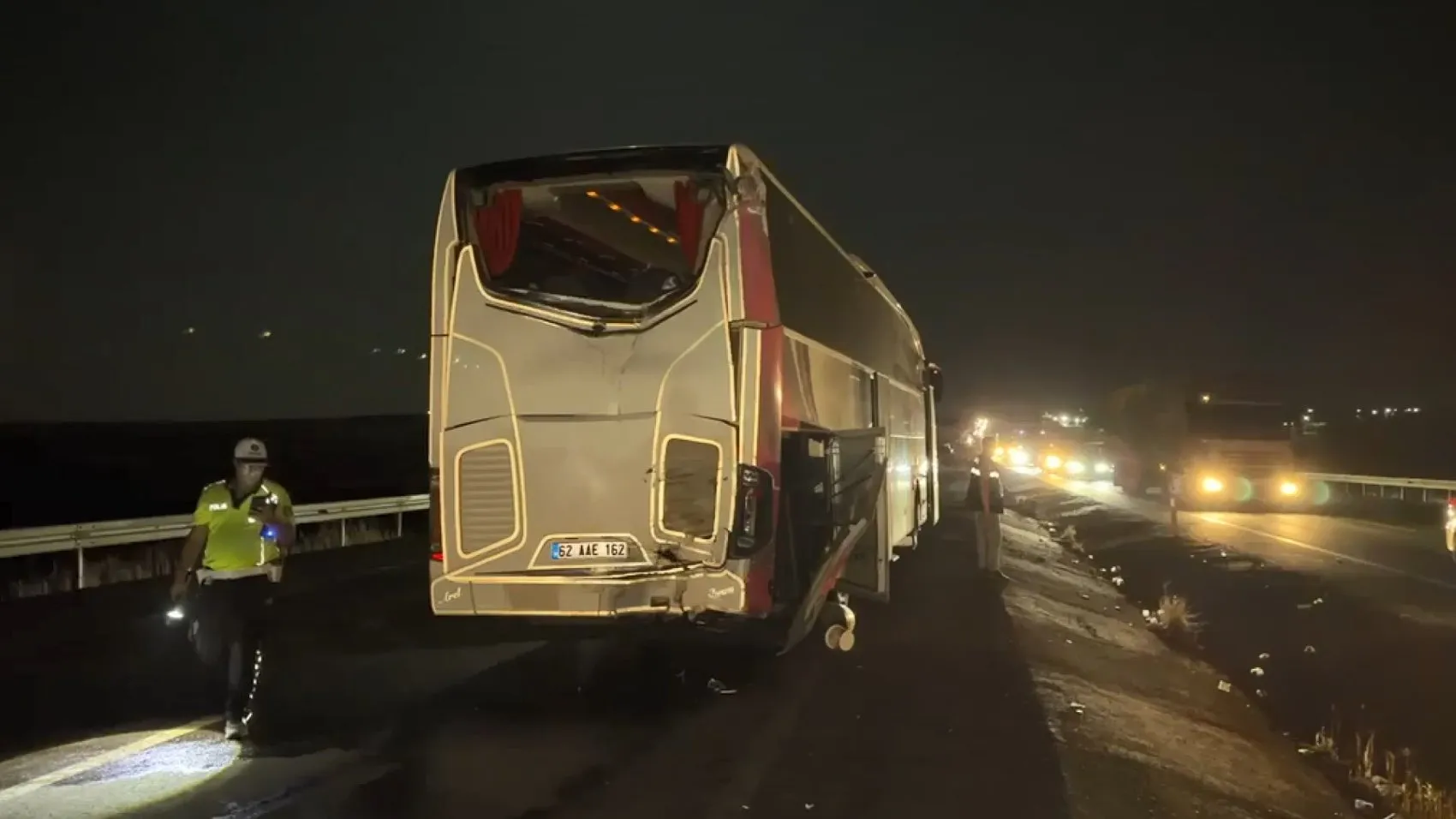 Siverek'te Malazgirt dönüşü otobüs kazası 13 yaralı