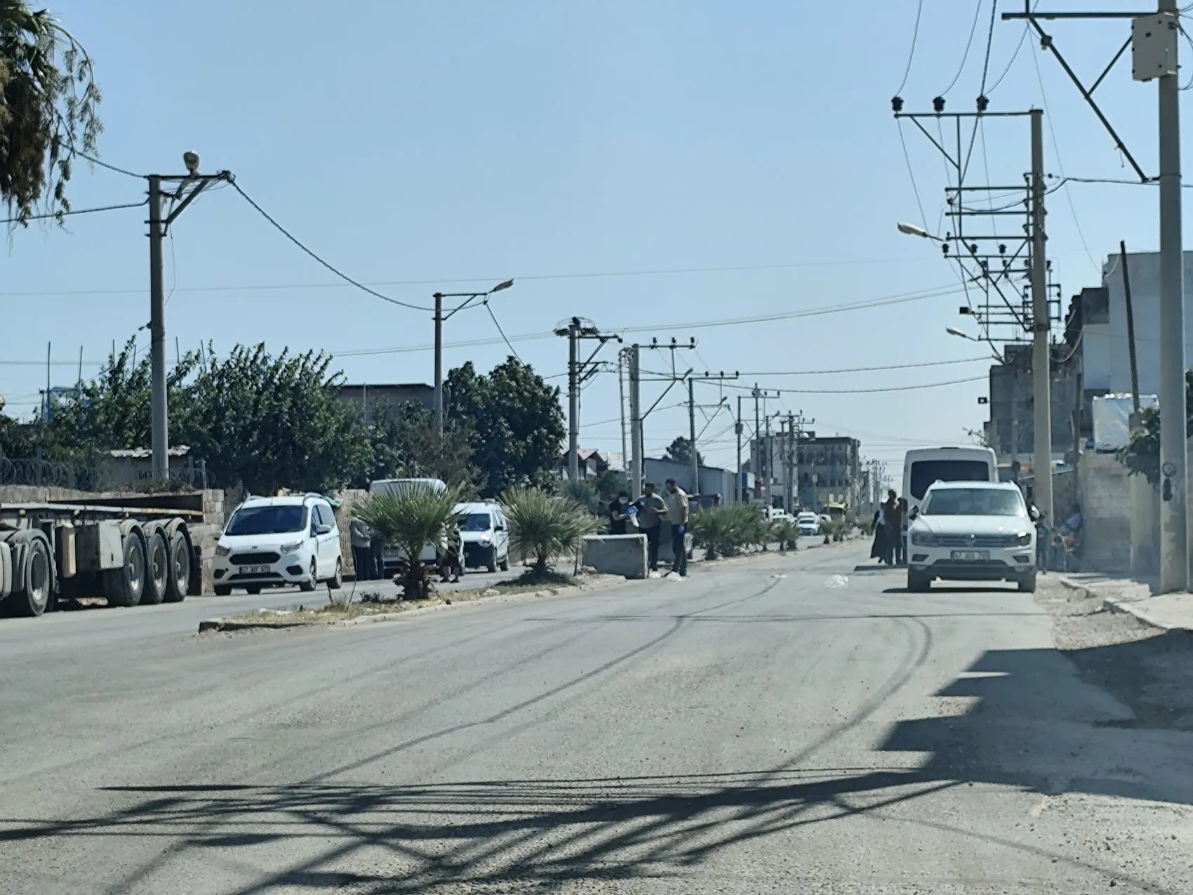 Kızıltepe ilçesinde elindeki tüfeğin ateş almasıyla bir genç ağır yaralandı