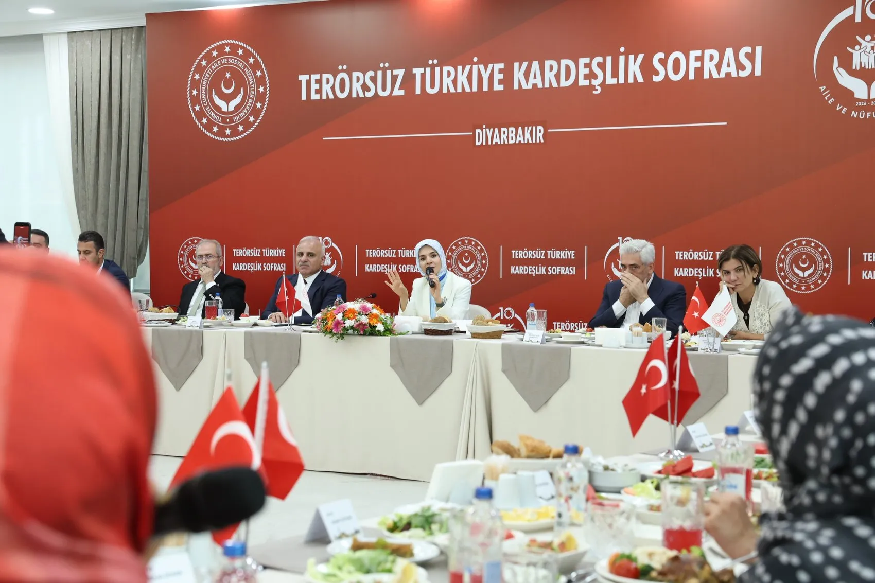 Bakan Göktaş Diyarbakırda Şehit Aileleri ve Gazilerle Bir Araya Geldi