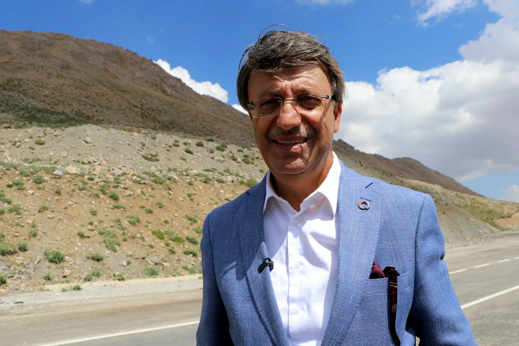 Van Bahçesaray yolunda çığ riskini bitirecek tünel için ilk kazma vuruldu