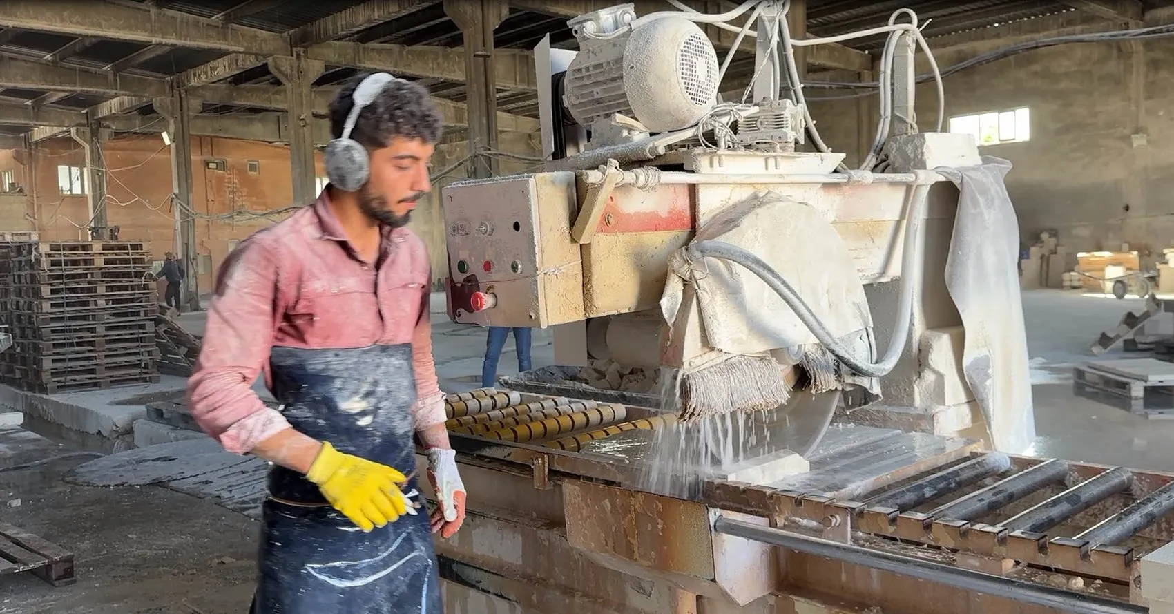 Midyat taşı ustaların elinde sanata dönüşüyor