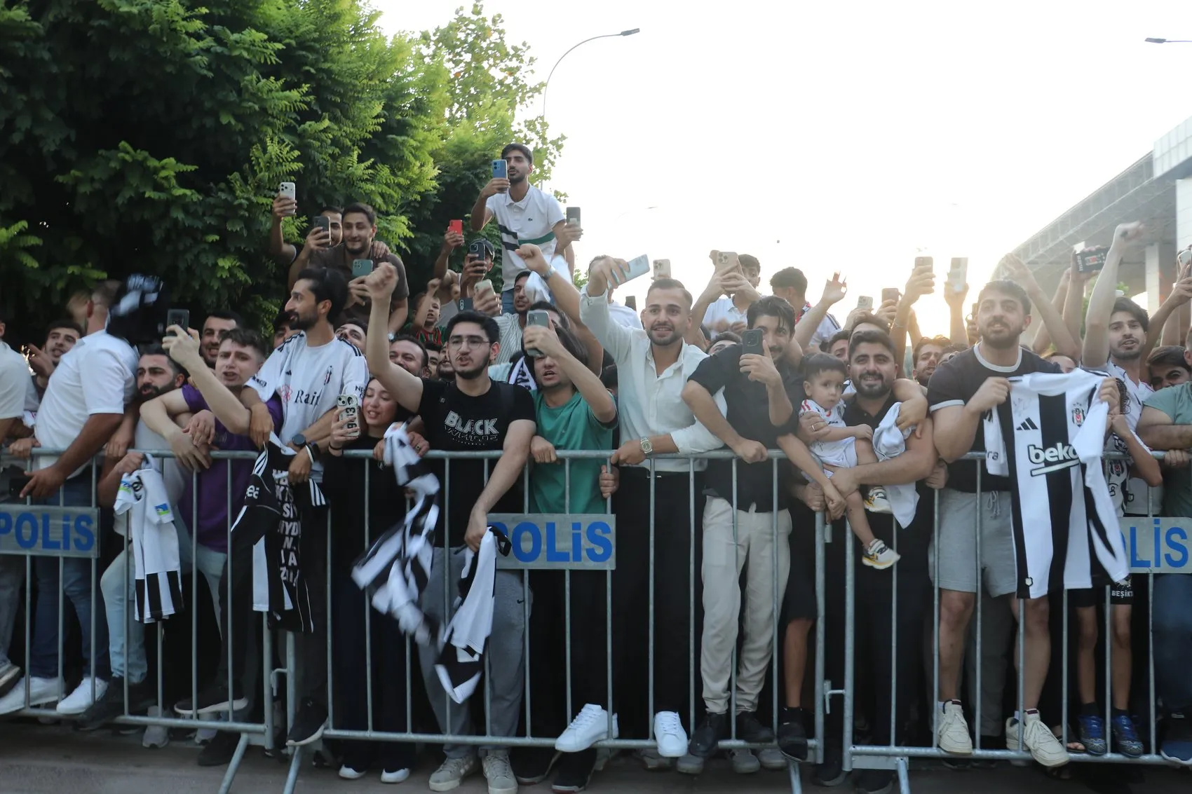 Beşiktaş Amedspor maçı için Diyarbakır'a iniş yaptı