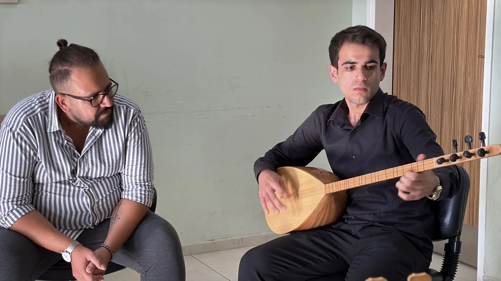 Midyatlı öğrencilerin müzik hayalleri Semih öğretmenin ücretsiz dersleriyle gerçeğe dönüştü