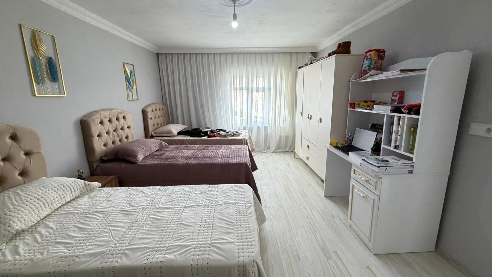 Ağrı'da 9 kişilik aile 80 yıllık harabe evden modern yuvaya taşındı